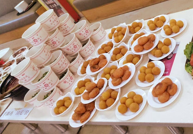 感恩回饋美食節,美食在食堂，好吃在金筷子