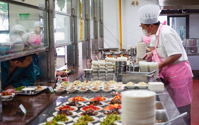 正規食堂承包：注重食品安全，吃上放心飯菜